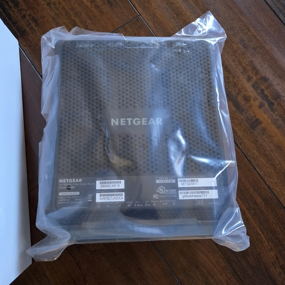Netgear C6900 Nighthawk AC1900 WiFi Cable Modem Router Dual Band Wired Wireless - Picture 11 of 14